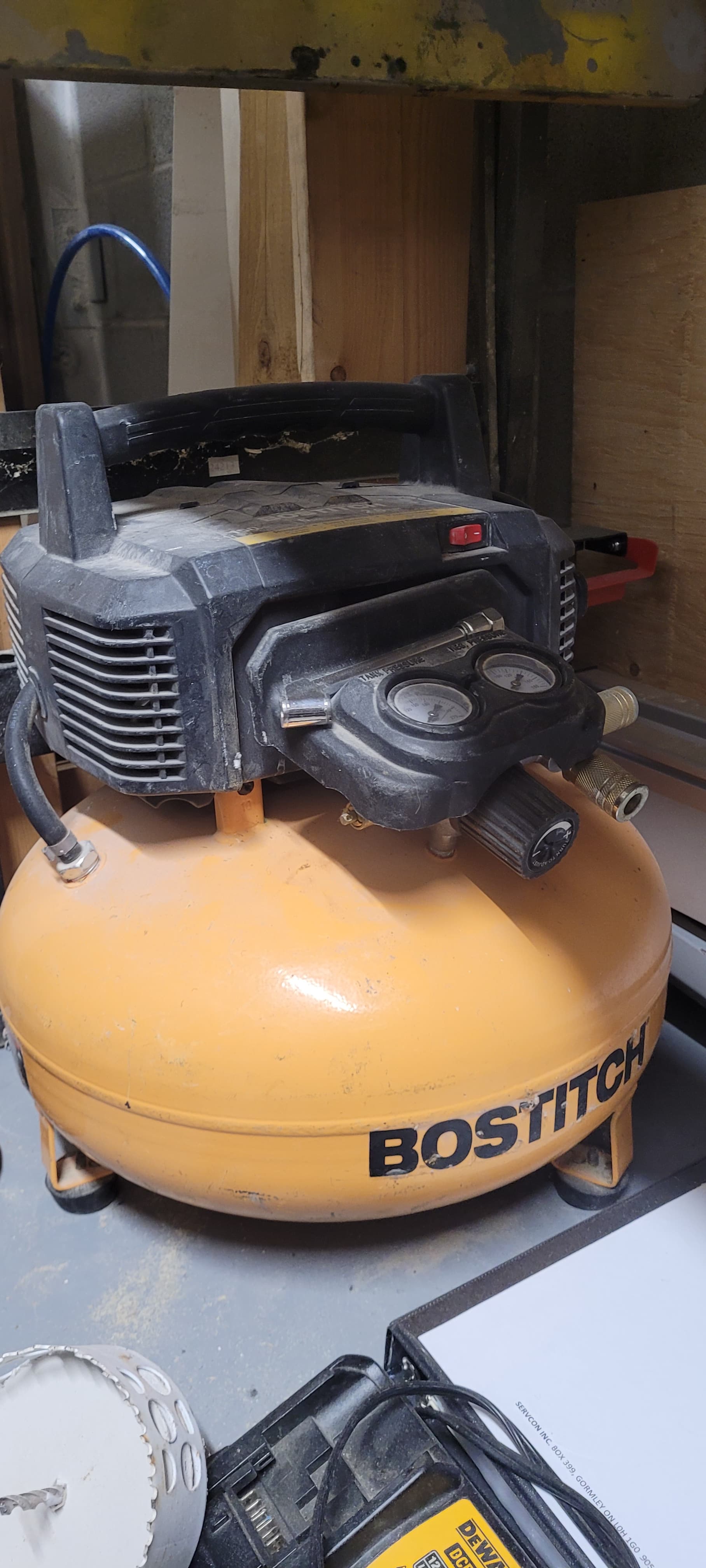 Bostitch 6-Gallon Air Compressor for rent in Newmarket, Ontario — toolshare
