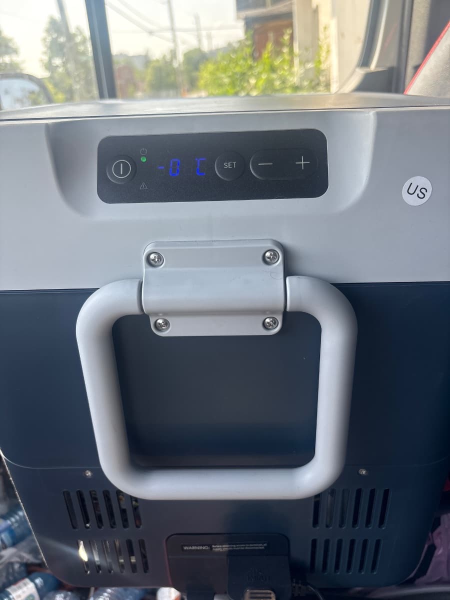 Igloo electric cooler for rent in Newmarket, Ontario — toolshare