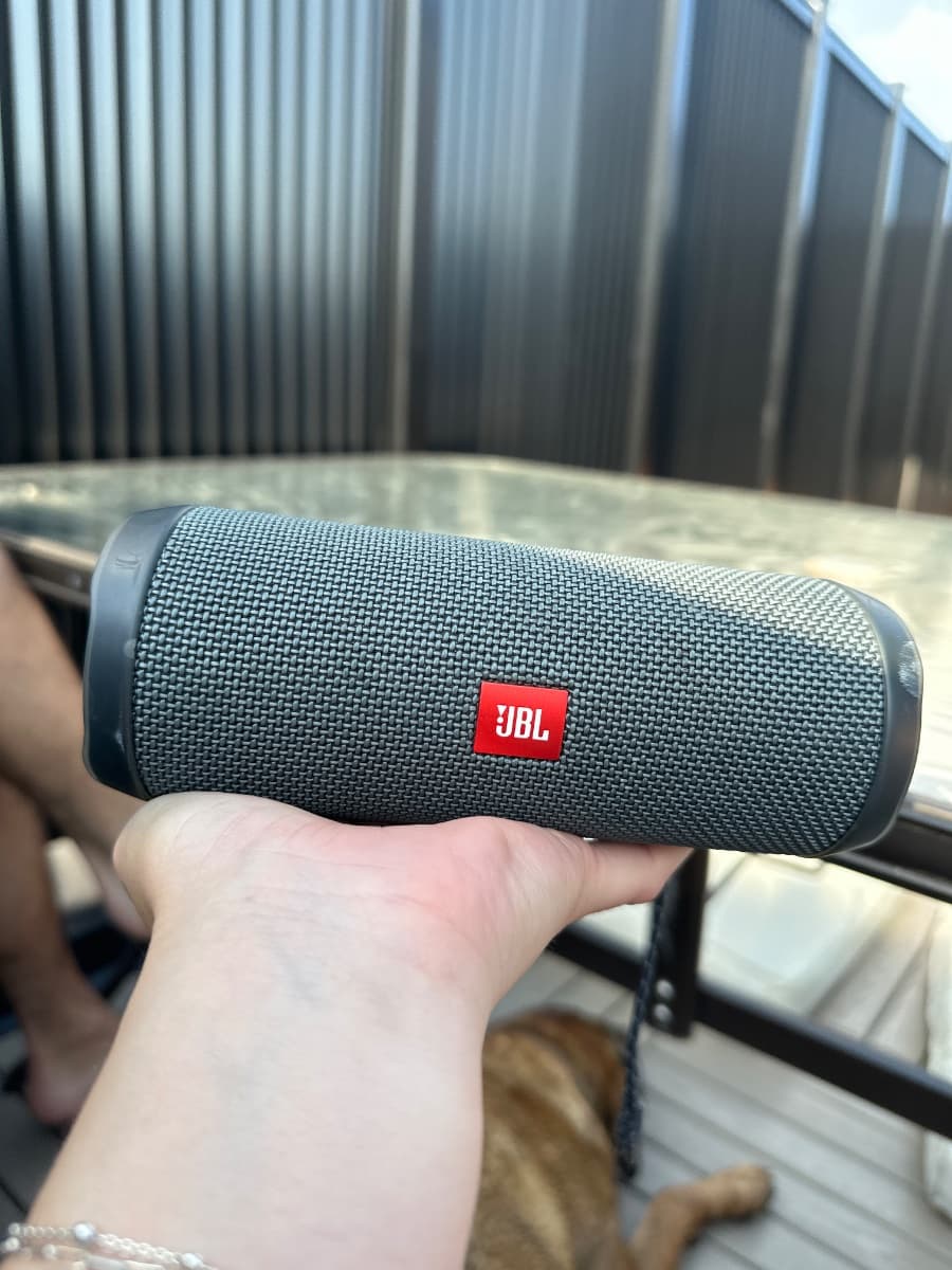 JBL Bluetooth Speaker for rent in Newmarket, Ontario — toolshare